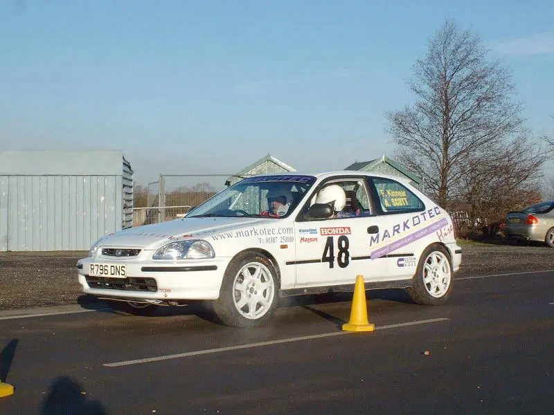 Start at Knockhill